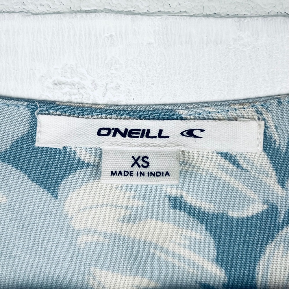 ONeill Womens XS Blue Tropical Floral Surplice V-Neck Dolman Sleeve Peplum Top - Picture 4 of 12